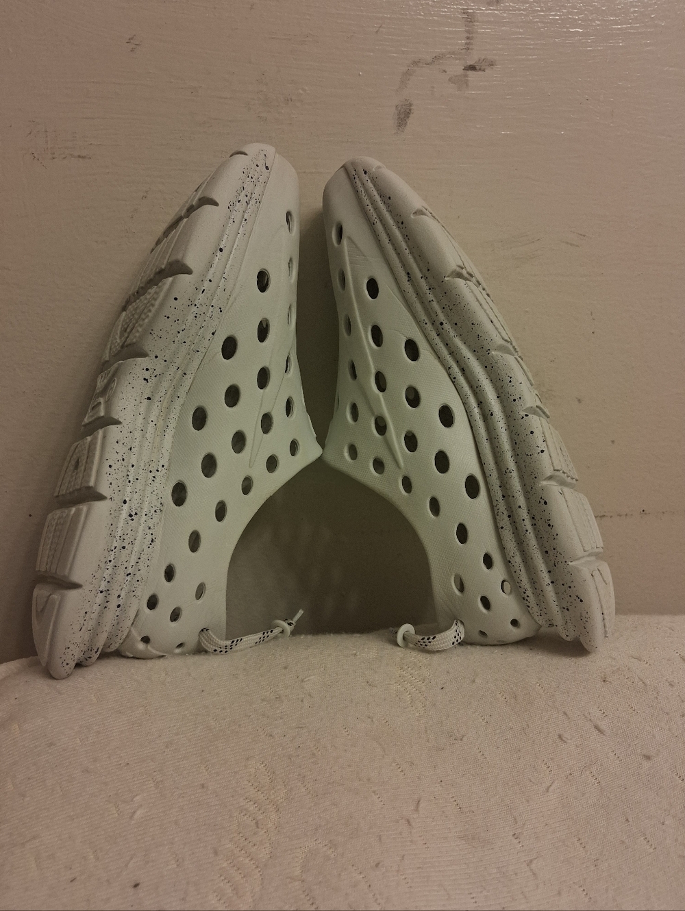 Light Gray KANE Slip-On Perforated Foam Clogs Size Mens 3, Womens 5 Clean - Picture 15 of 16